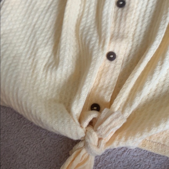 🦋 cute yellow tank - Picture 3 of 3